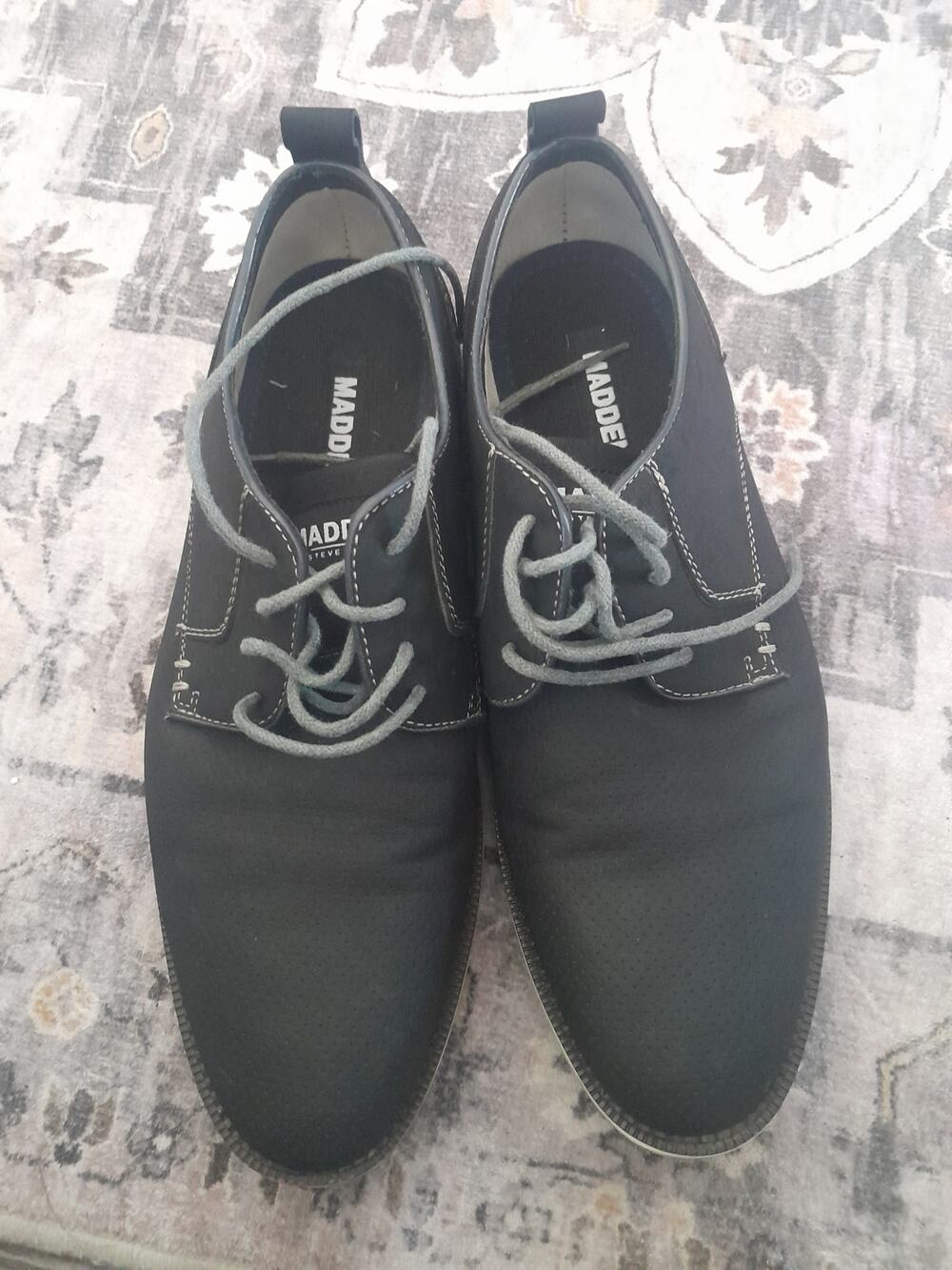 Black canvas oxford casual shoes by Madden by Steve Madden Size 8